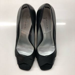 ☝️FREE WITH PURCHASE☝️TAHARI open toe heels